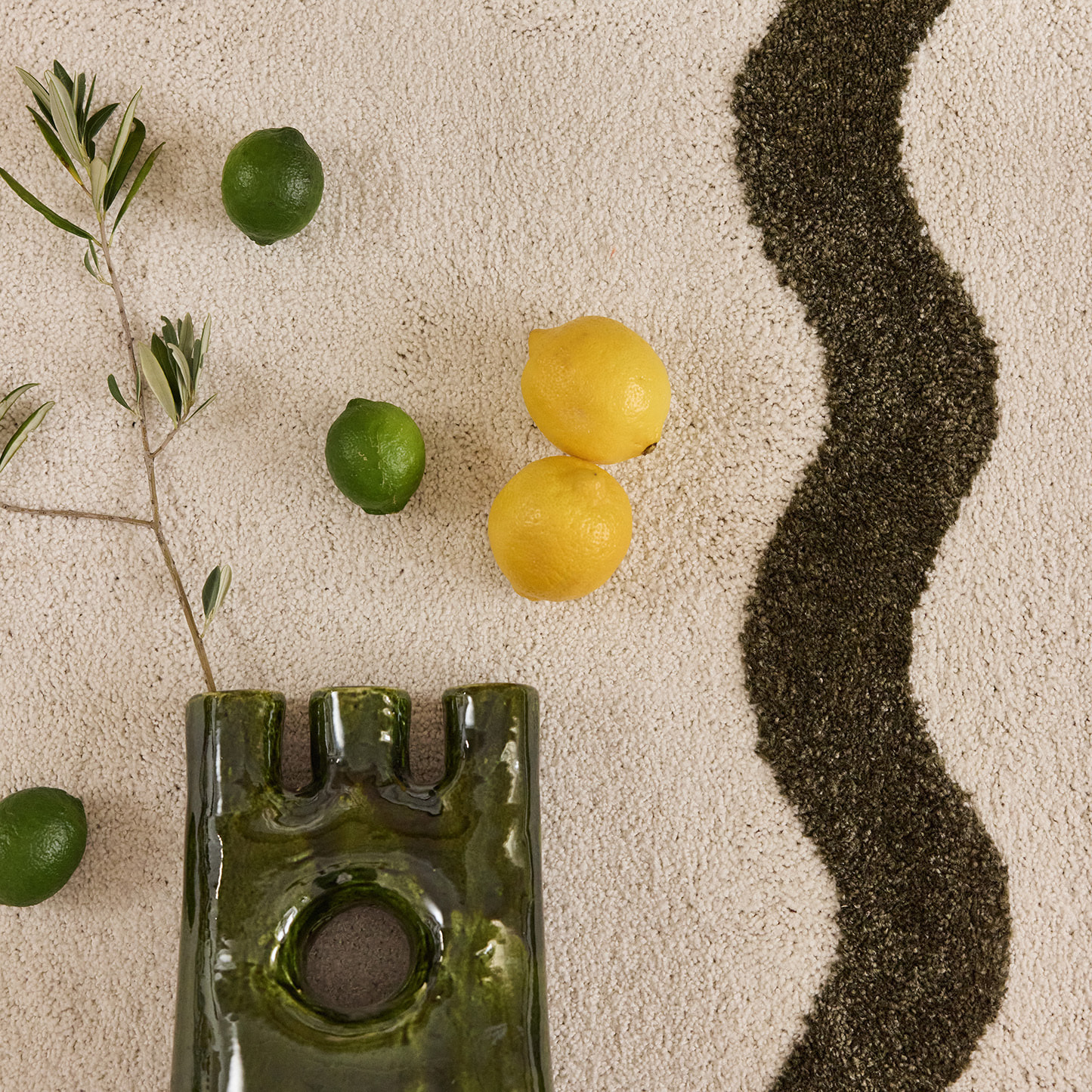 PANTONE - Tapis vert à bords festonnés TERRA DEL SOL