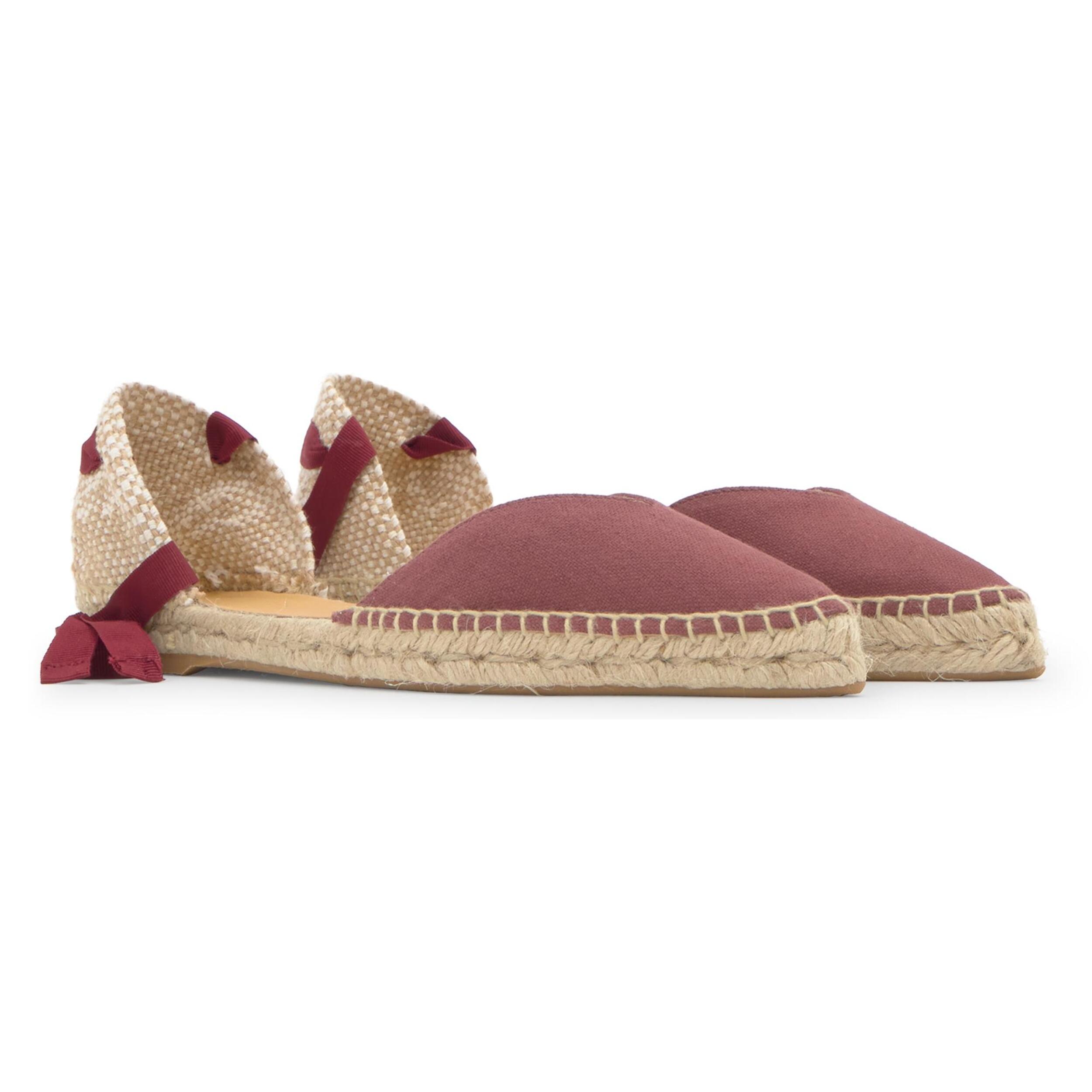 Alpargata plana Brava en lino con cintas, escote en V y punta afilada