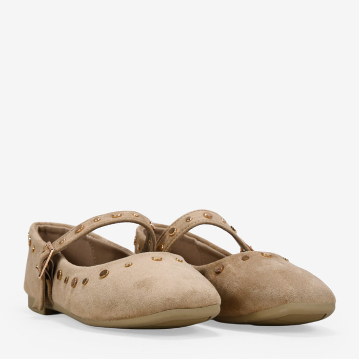 Bailarinas planas arena con tachas y hebilla