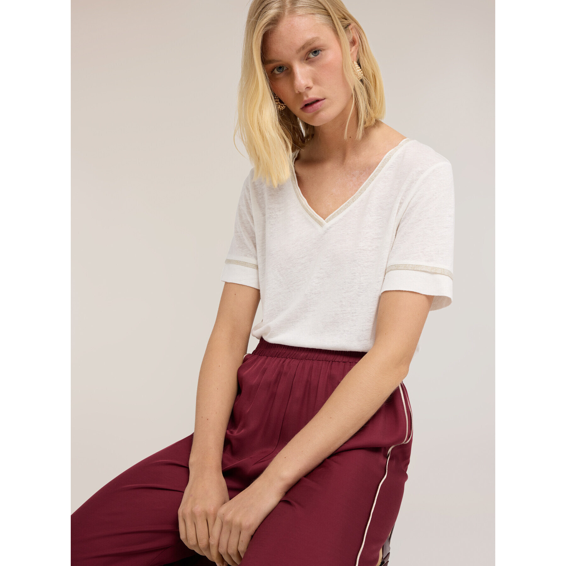 Motivi - T-shirt in misto lino con profili color oro - Bianco