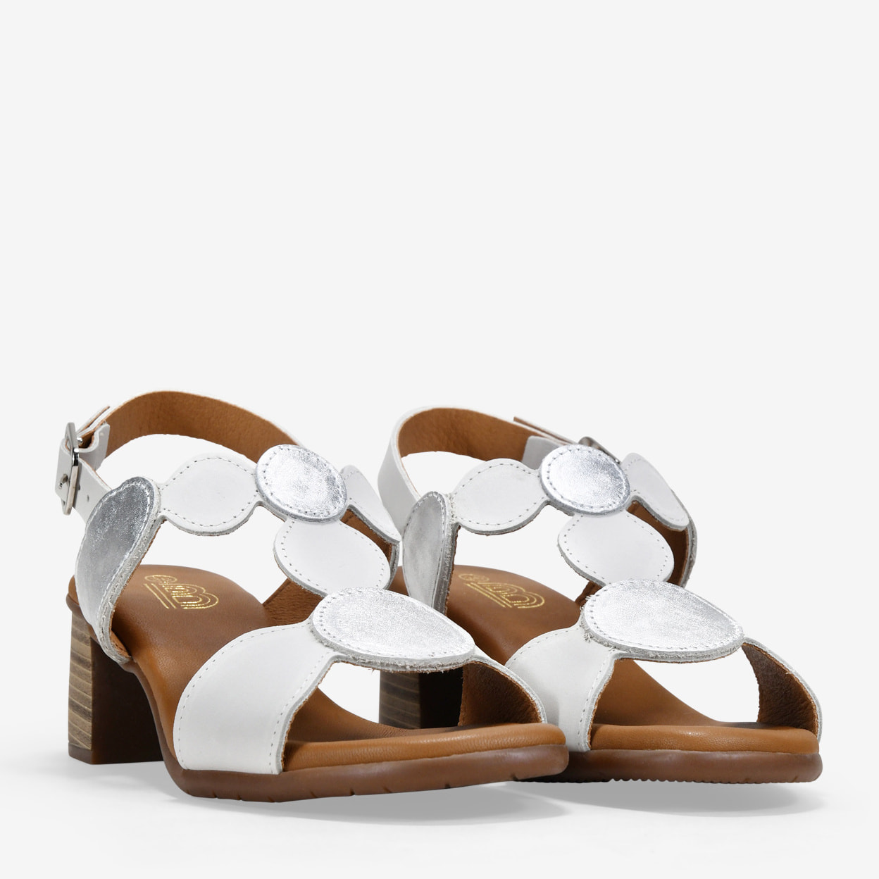 Sandalias de tacón blancas en piel