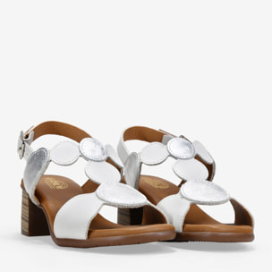 Sandalias de tacón blancas en piel