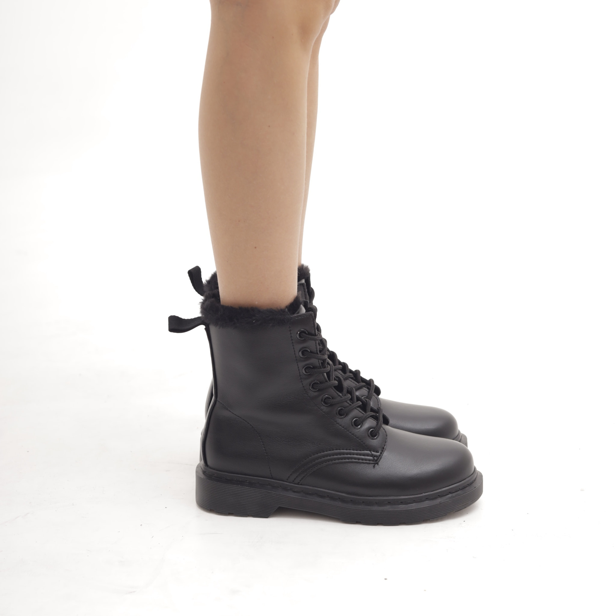 ANFIBIO 8 BUCHI FUR NERO