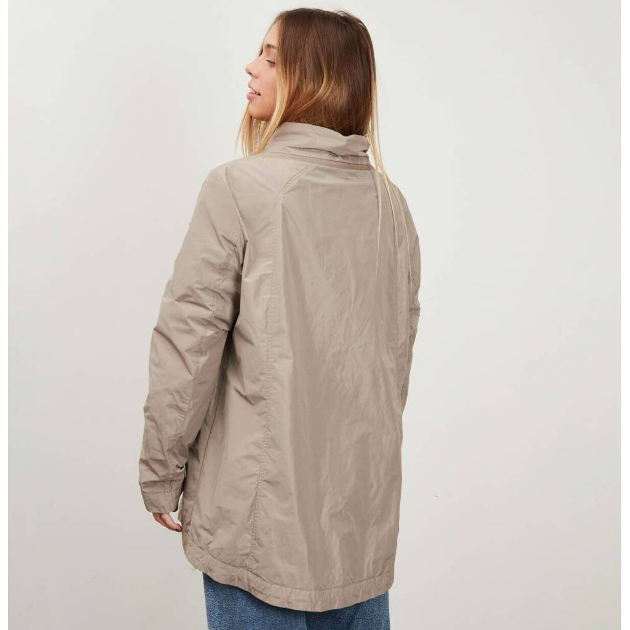 Chaqueta Mujer de la marca GEOX  modelo W9220V T2415 BEIS