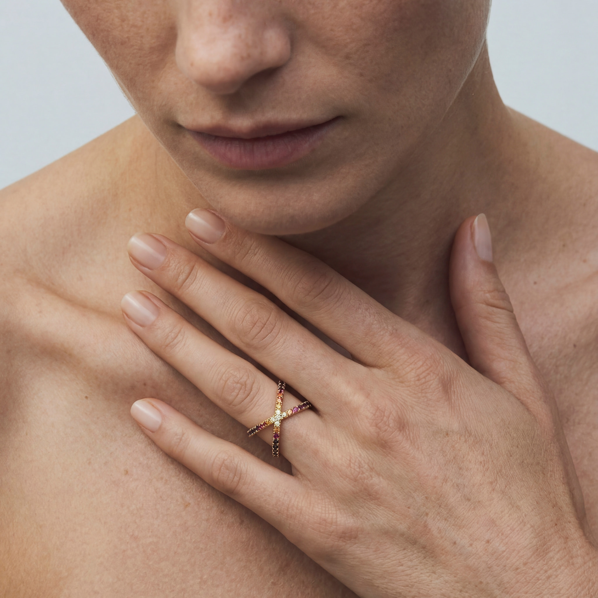Anillo Zadra acabado oro amarillo 18k