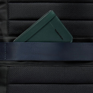 Piquadro Zaino porta pc e iPad® con tasca per Piquadro Smart Tracker, protezioni antiurto e RFID