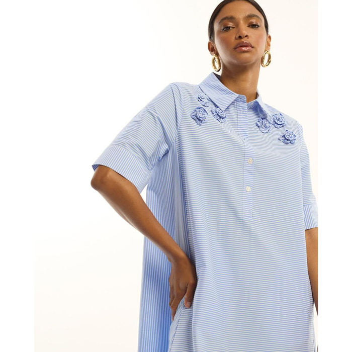 Abito corto in popeline con fiori ricamati e righe