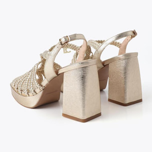 Sandalo con tacco metallizzato e cinturini intrecciati