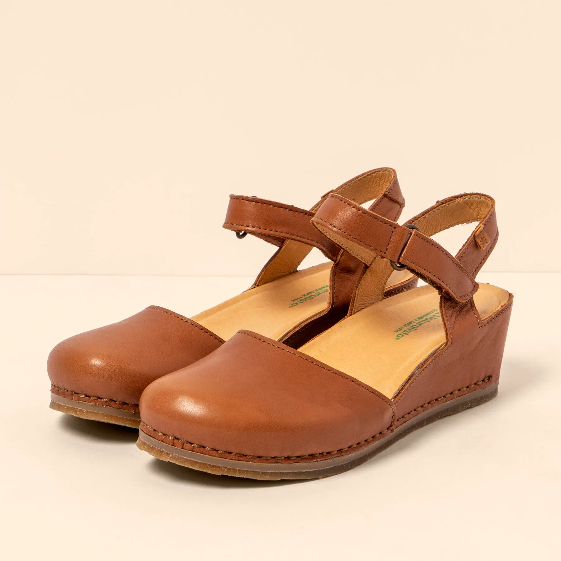 Sandalia de cuña N5850 SOFT NAPPA CUERO / PICUAL color Cuero