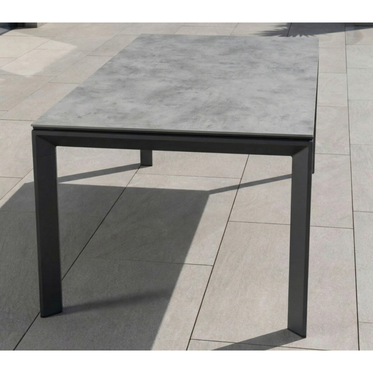 Ensemble table et chaises de jardin  - gris - CARMAPLES XL