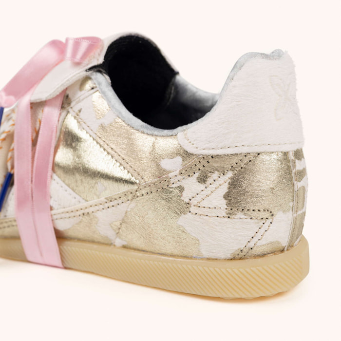 Sneakers de Estilo Fútbol Retro-Futuro con Estampado Metalizado y Cinta Rosa MUNICH MUNDIAL STRADA COW 04
