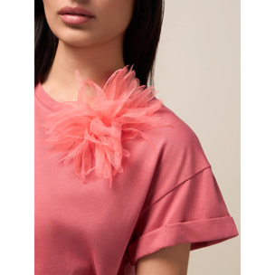 Oltre - T-shirt con spilla a fiore - Rosa