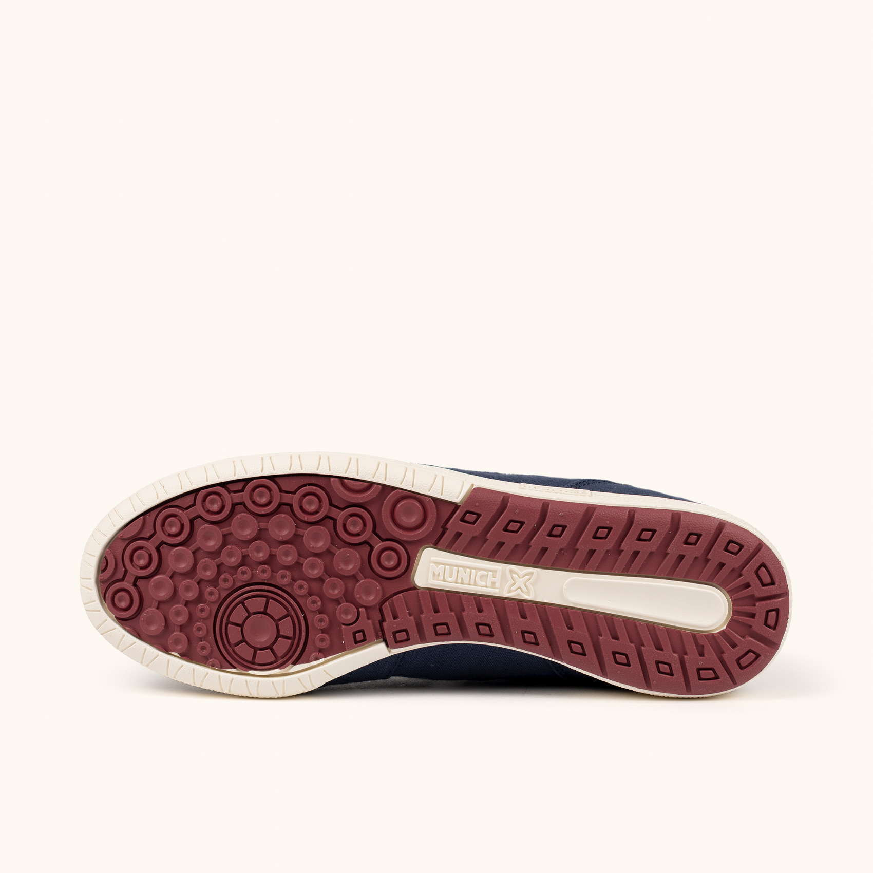 Zapatilla de Estilo Urbano en Lona Azul Marino con Detalles Granate MUNICH G-3 CANVAS 457