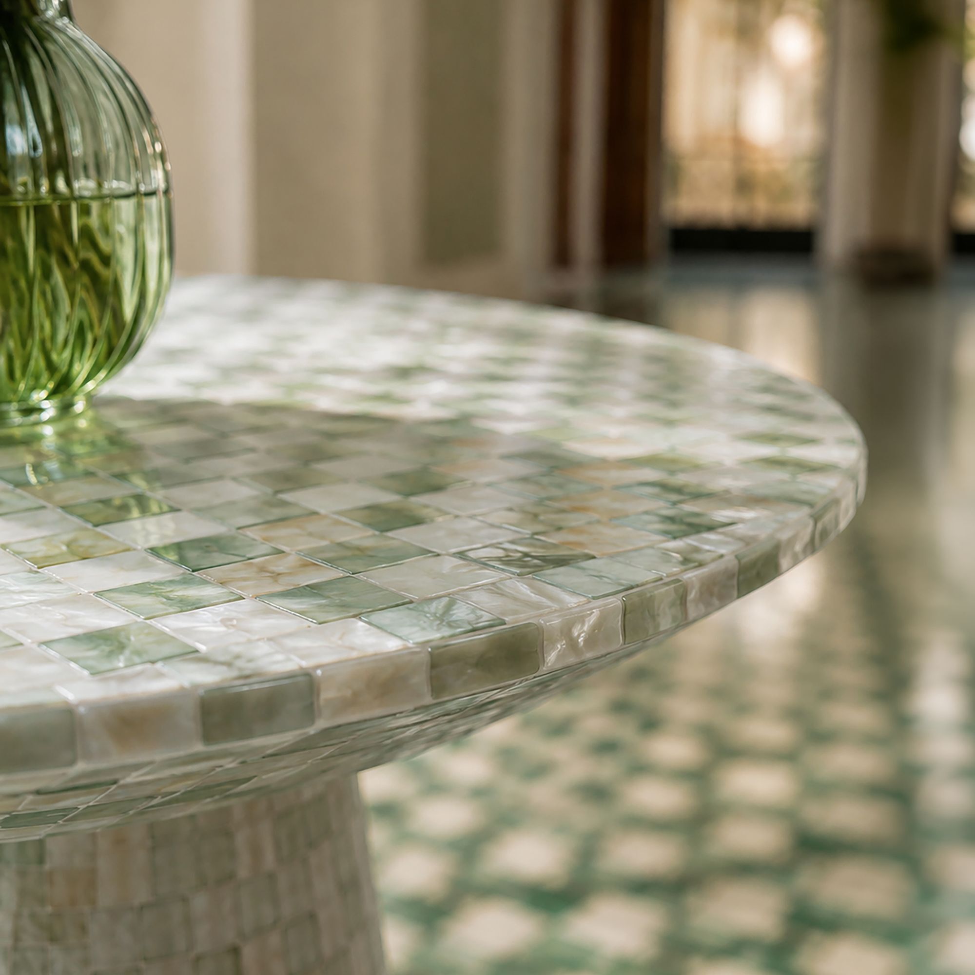Table basse en coquille de capiz verte  ZINA
