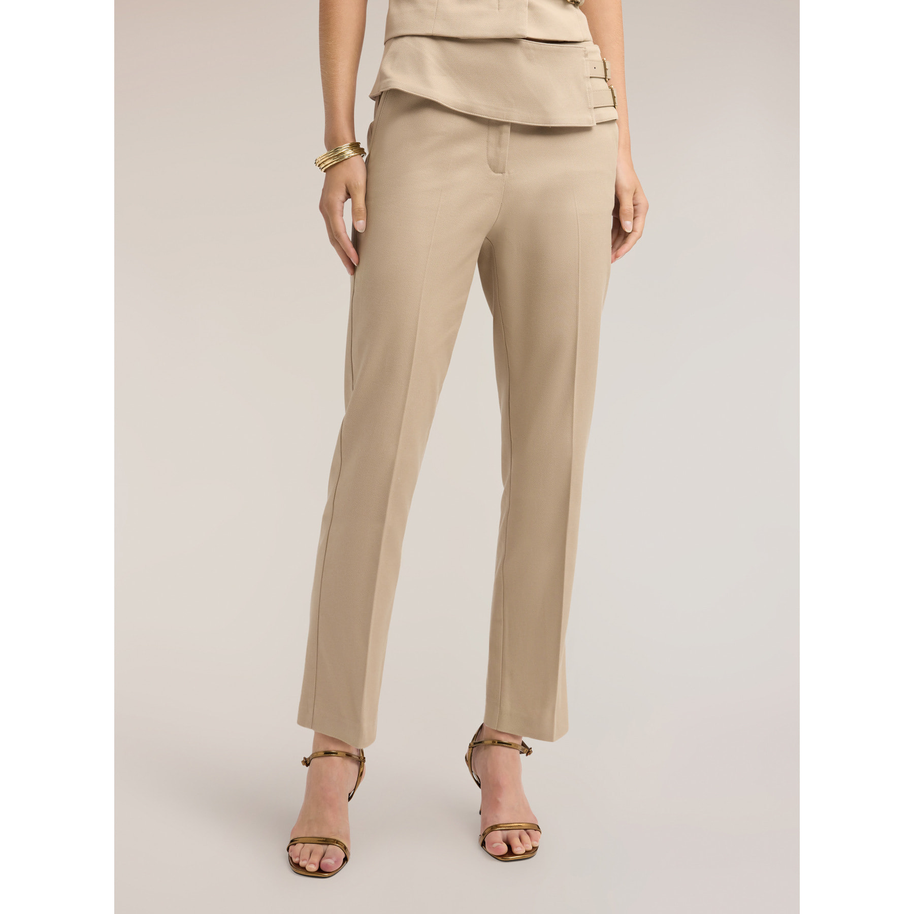 Motivi - Pantalones regular con pretina y doble cinturón - Beige