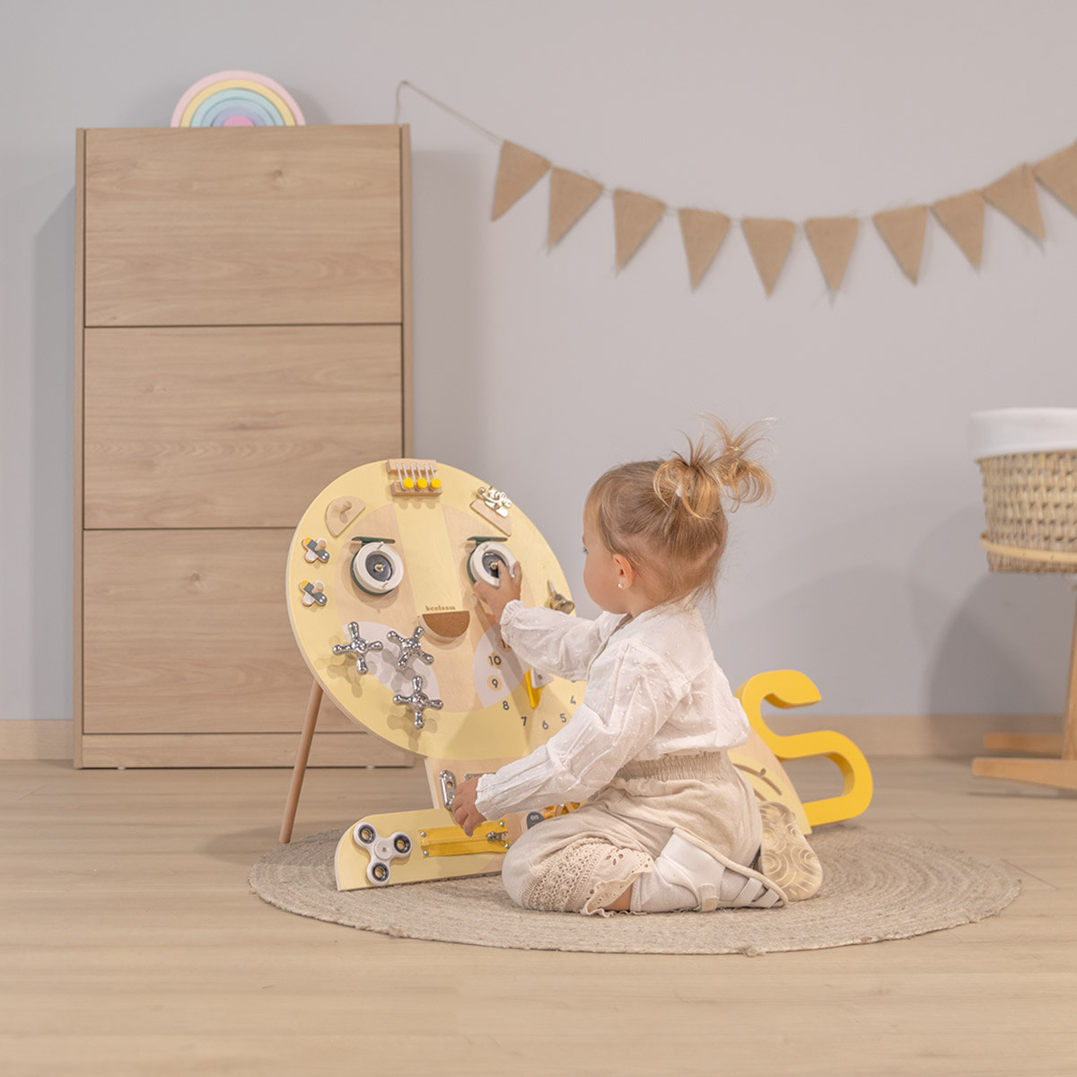Tablero de actividades Montessori niños, Lion busy board, diseño león