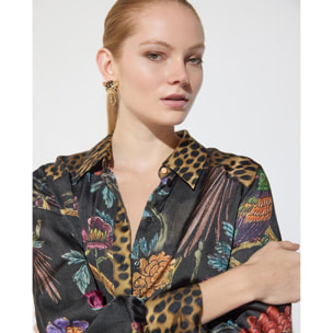 Camicia classica con una combinazione di stampe animalier e motivi floreali.