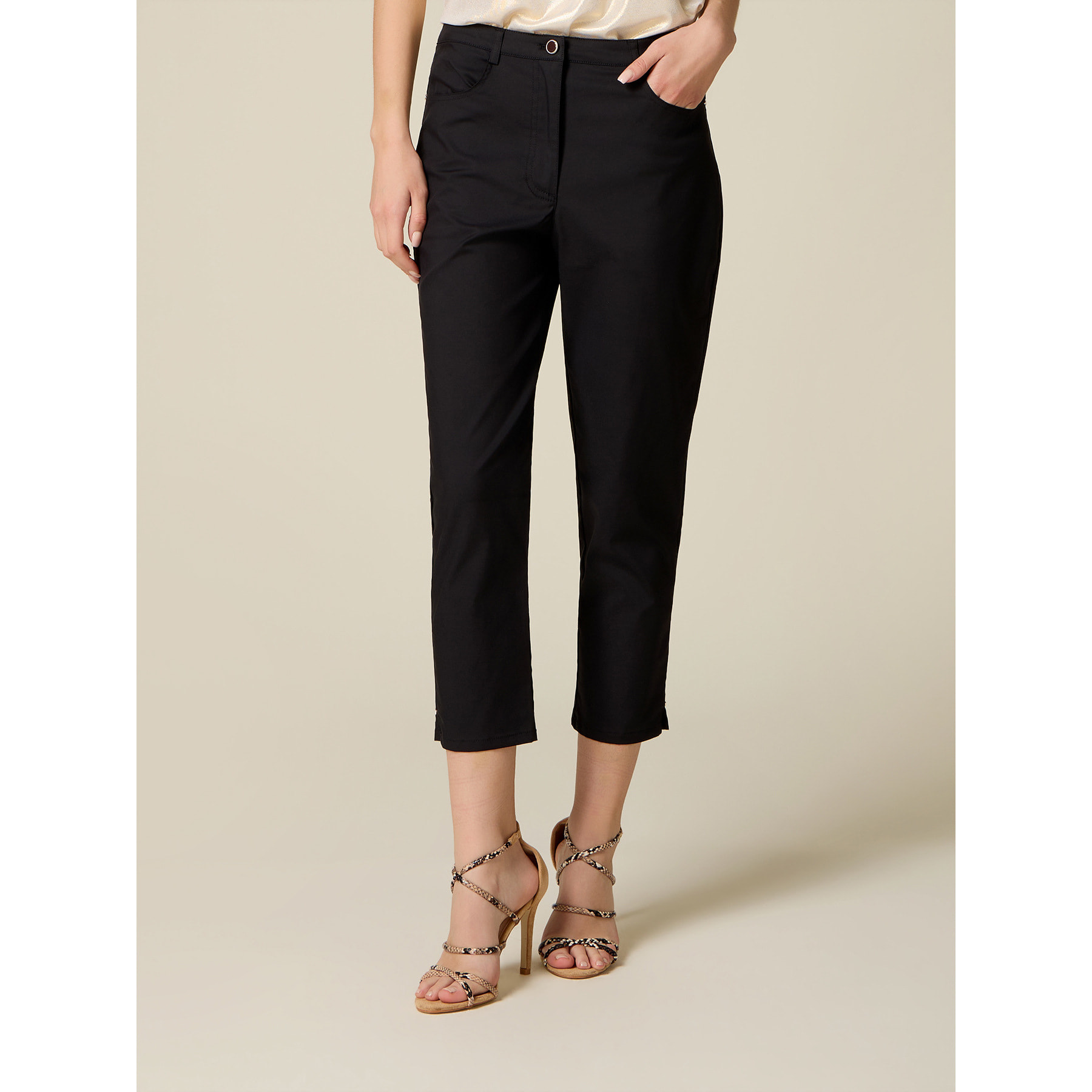 Oltre - Pantaloni capri misto cotone - Nero