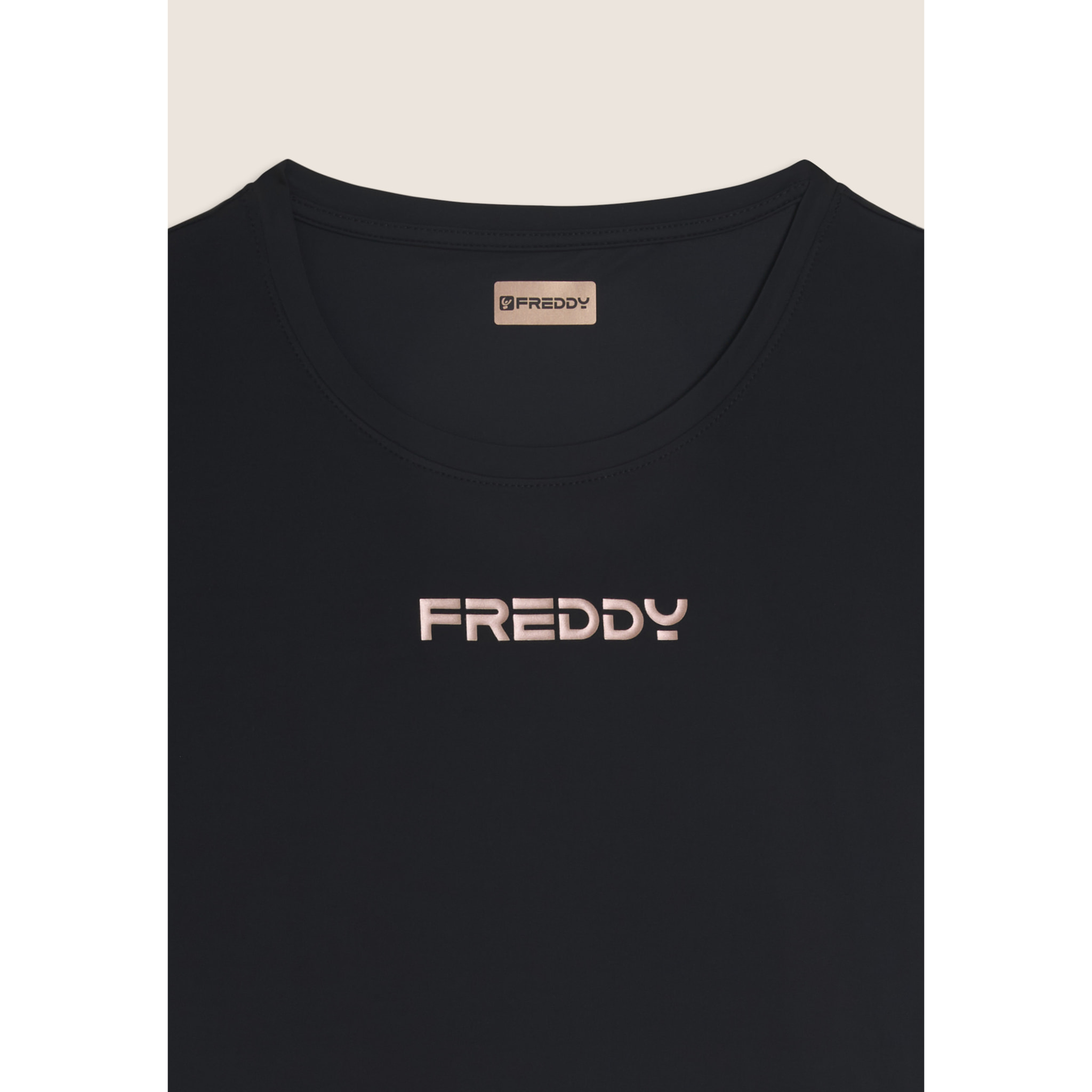 T-shirt regular in tessuto tecnico leggero