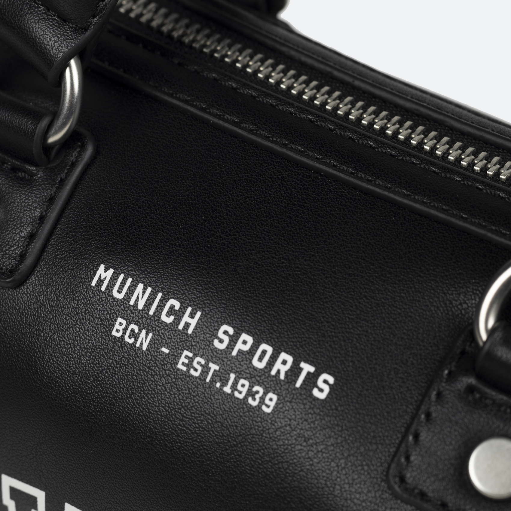 COURT CROSSBODY BARREL C/BLACK
