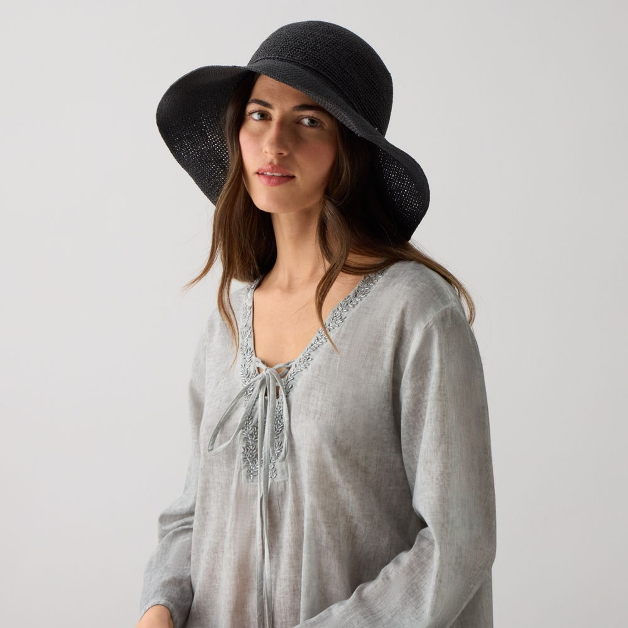 Sombrero de playa

 Vane color negro Papel