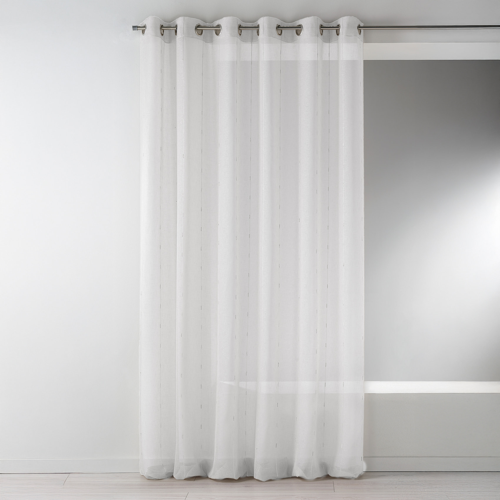 Voilage fines rayures brodées avec grande largeur - Blanc