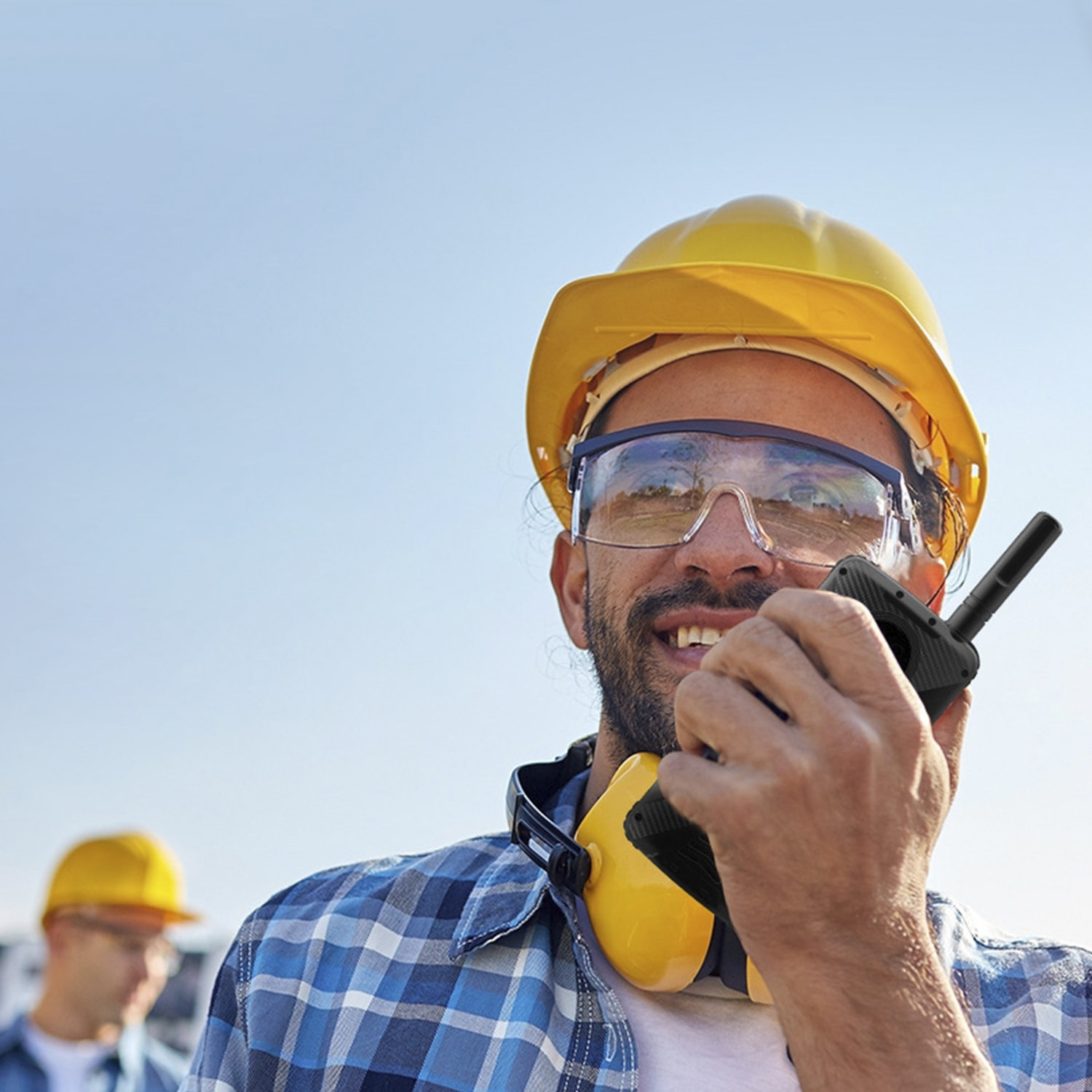 DAM Smartphone robusto  F5 4G, Android 12, 4 GB RAM + 64 GB. Schermo da 5,5''. Visione notturna 48mpx + 8mpx + 13mpx. IP68 3 LIVELLO DI PROVA (Anticaduta, Polvere, Acqua) Walkie Talkie DMR. 7,6x1,9x15,9 centimetri. Colore nero