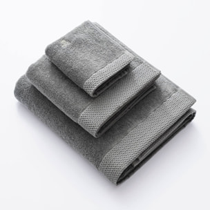 Juego de toallas nidus (30x50cm + 50x100cm + 90x150cm) 100% algodón en color verde agave con logo bordado scalpers home