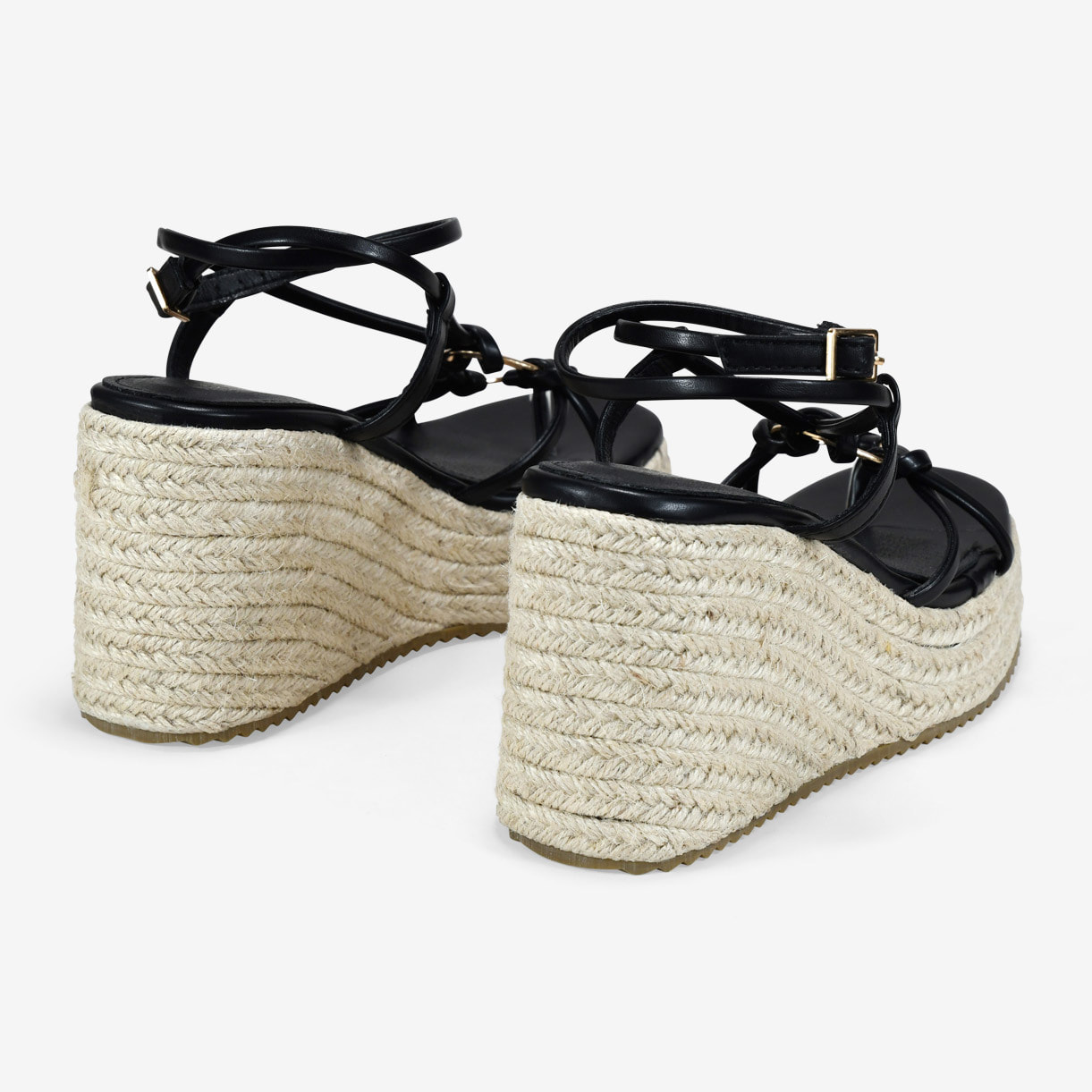 Sandalias de cuña negras con rafia