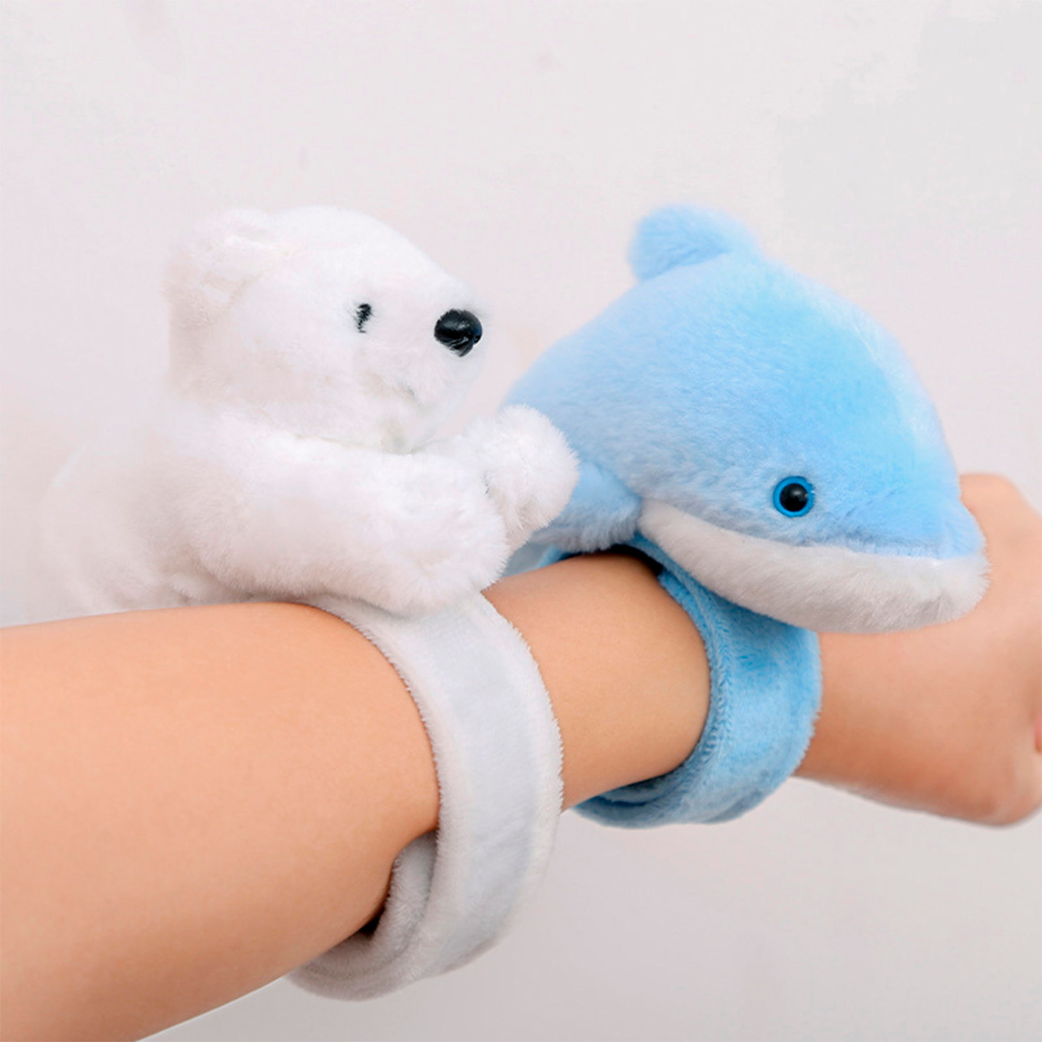 Peluche extra morbido e soffice. Design ballerina blu con meccanismo arrotolabile. 14 cm.