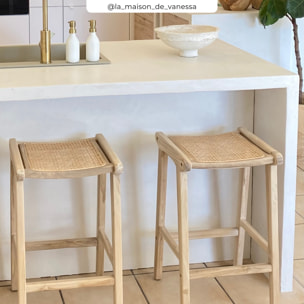 Tabouret de bar mi-hauteur Omaha en teck et rotin naturel 65 cm