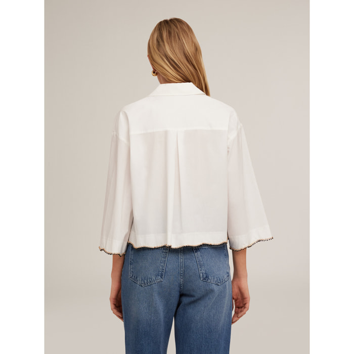 Motivi - Camisa cropped con bordado de pedrería - Blanco