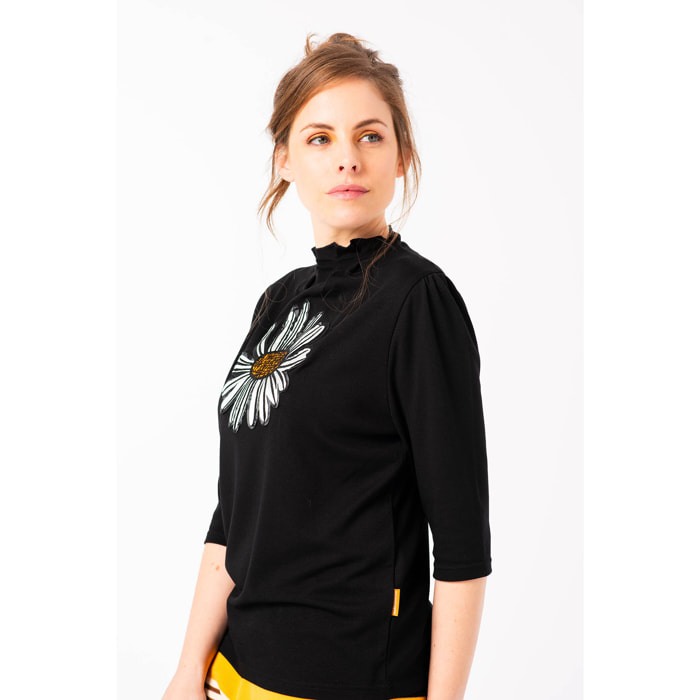 Mamatayoe Paint Brush. Camiseta de Manga Tres Cuartos para Mujer de Color Negro con Detalles Bordados para Otoño Invierno. Top de Punto Roma con Cuello Redondo, Original y Elegante.