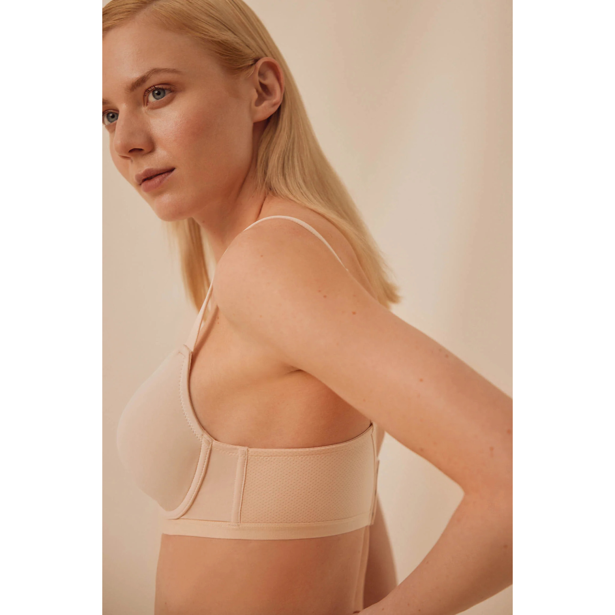 Reggiseno imbottito con ferretto color avorio, coppe B e C