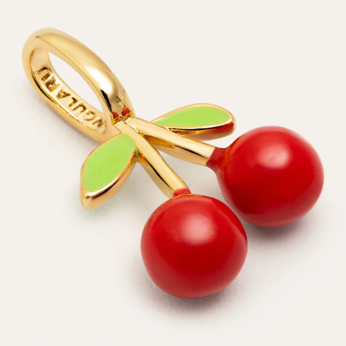 Charm Cereza Baño Oro