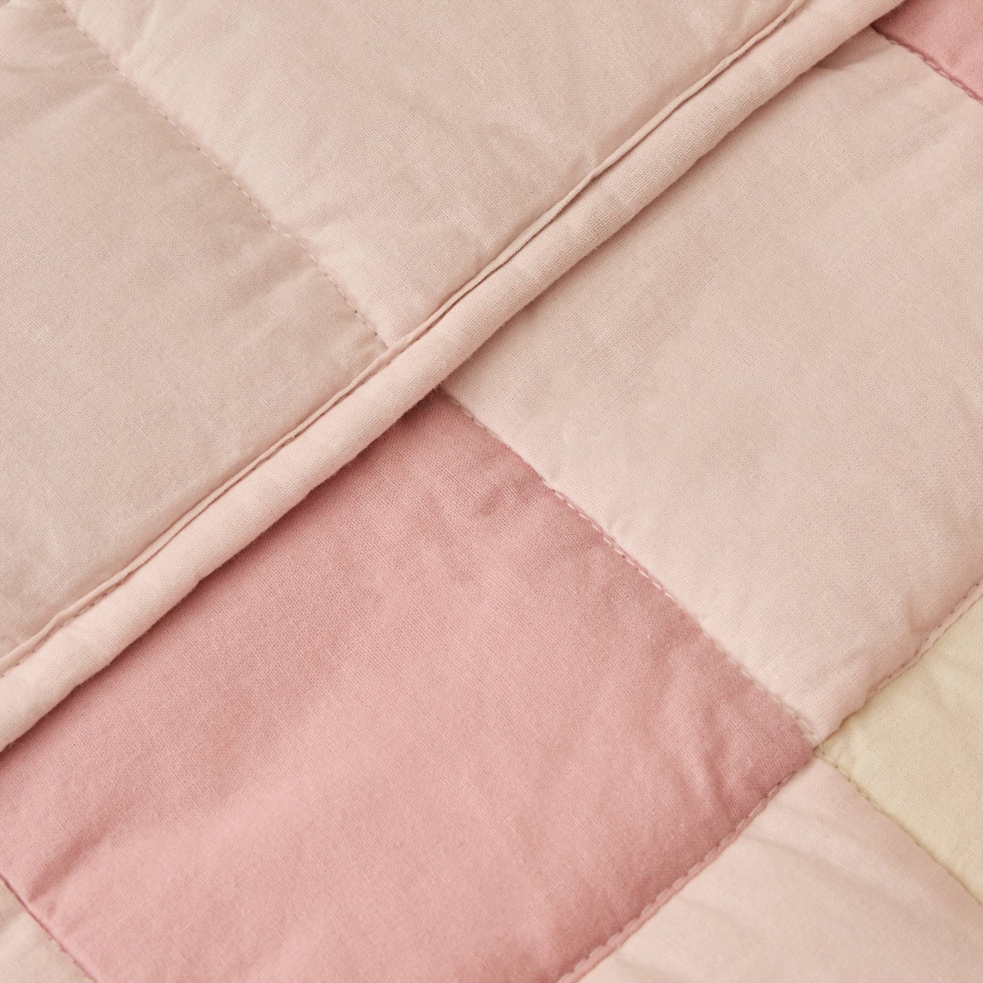 Colcha de algodón reversible patchwork Ritki color rosa Algodón