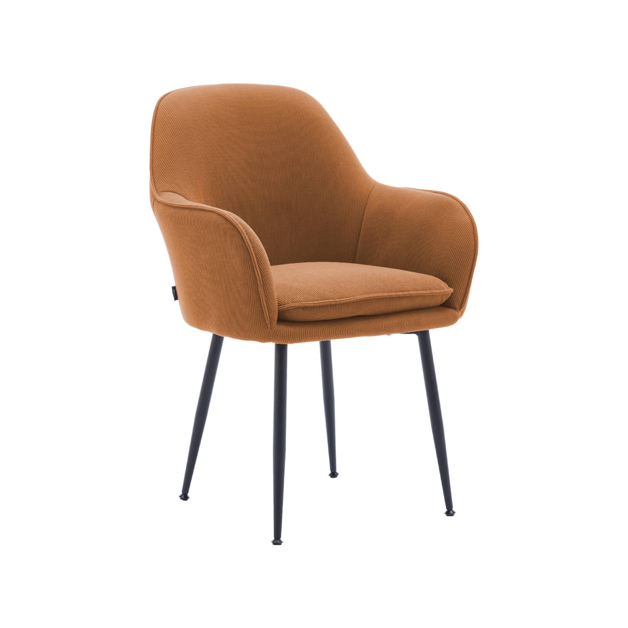 Fauteuil en velours côtelé camel et pieds en métal noir mat. L 57 x P 59 x H 84.5