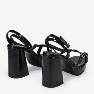 Sandalias de tacón negras con hebillas