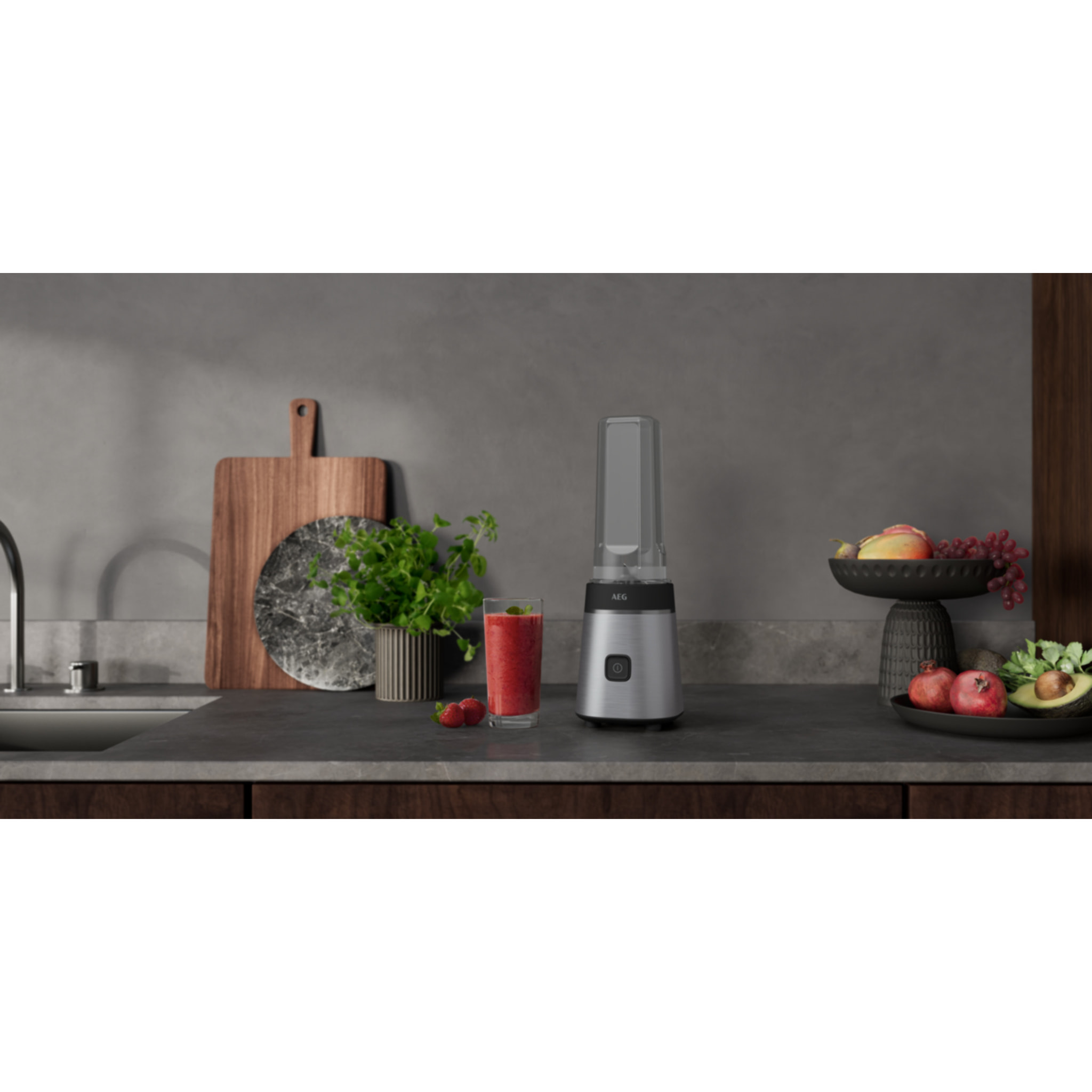 AEG Batidora Sport de 0,6 litros y 300 W SB3-1-2ST