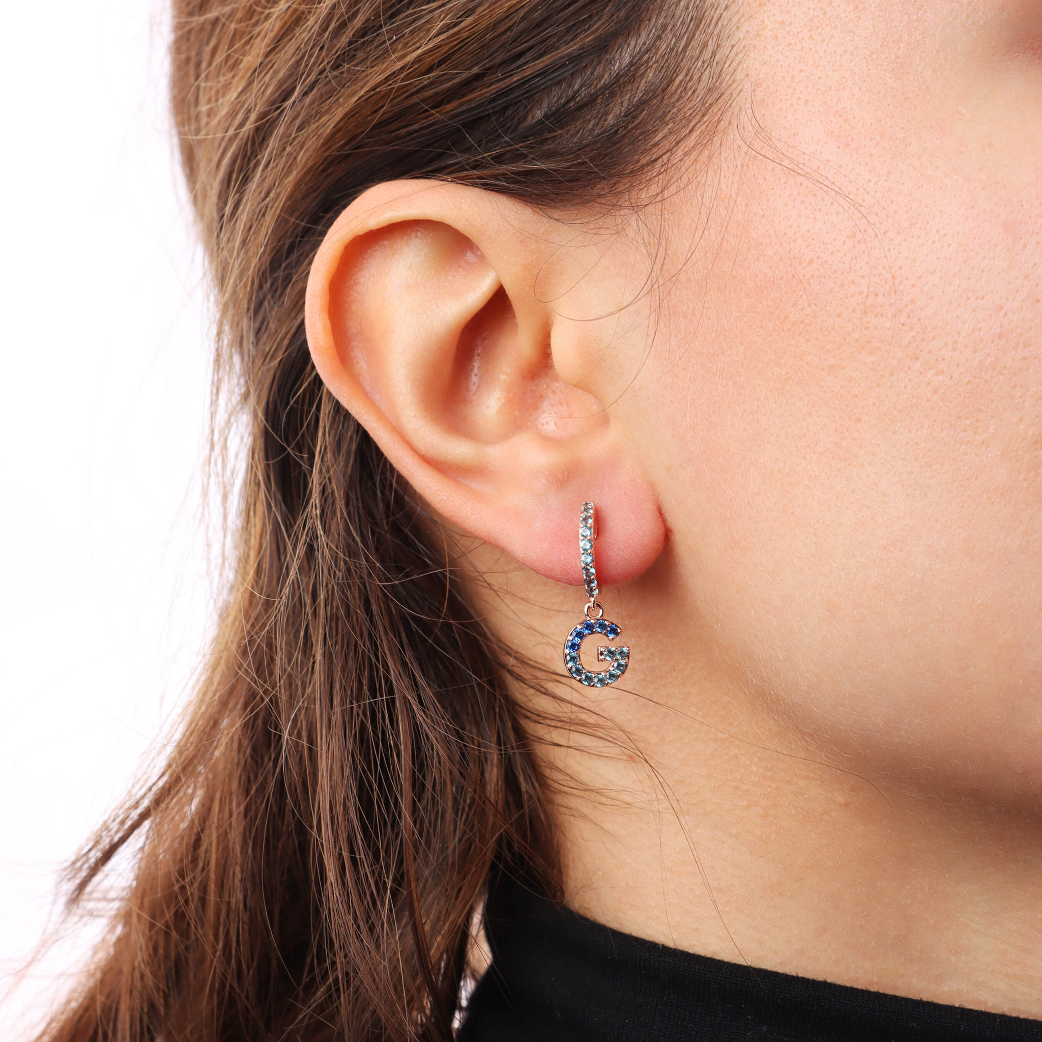 Orecchino Pendente con Lettera G in Pavé di Cubic Zirconia Blu