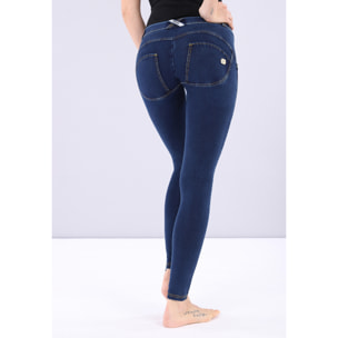 Pantalone WR.UP® superskinny vita e lunghezza regular in jersey denim scuro