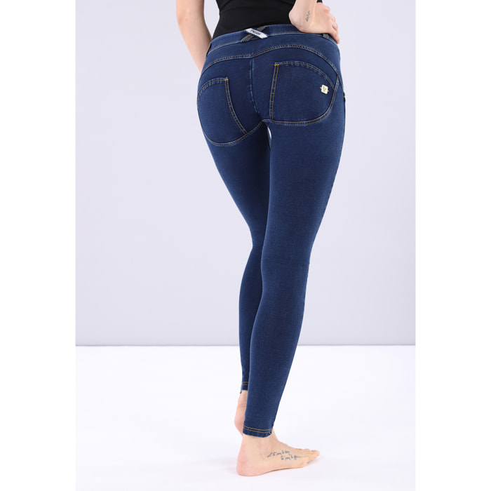 Pantalone WR.UP® superskinny vita e lunghezza regular in jersey denim scuro