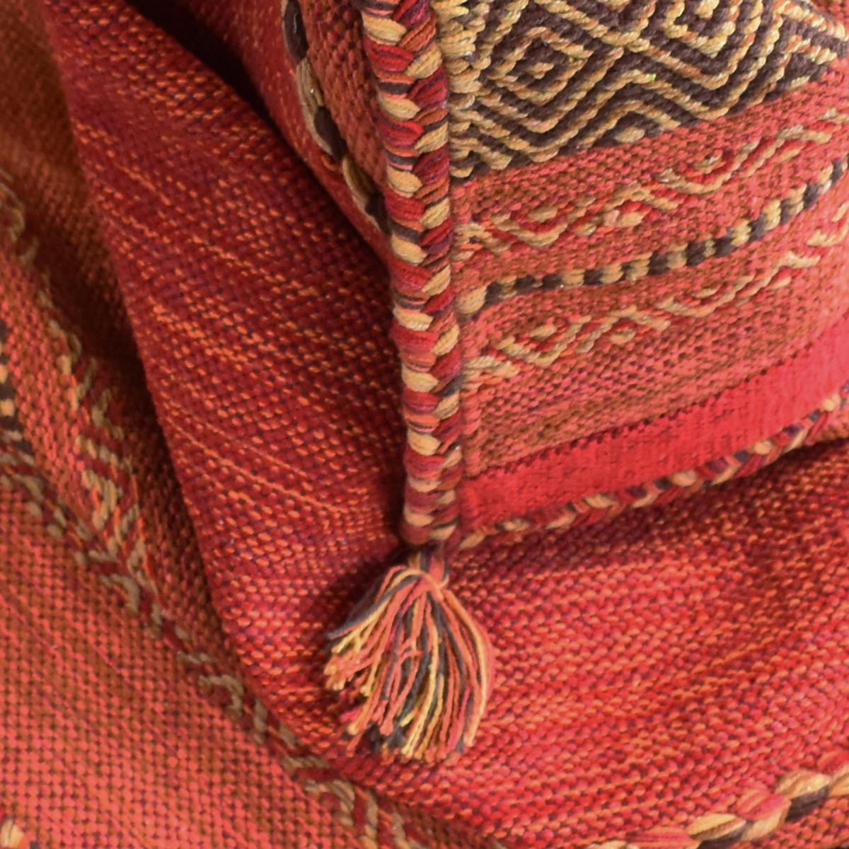 Tapis Buvo tissé à la main en Coton