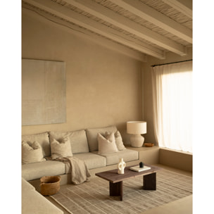 Mesa de centro de madera maciza en tono nogal de 120x55cm Alto: 40 Largo: 120 Ancho: 55