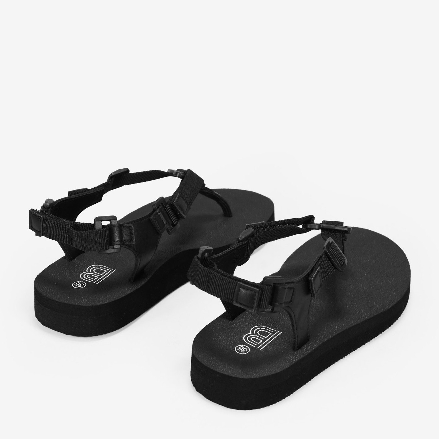 Sandalias deportivas negras de dedo