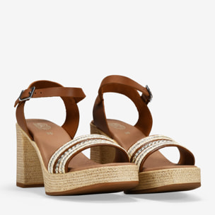 Sandalias marrrones en piel con tacón efecto esparto