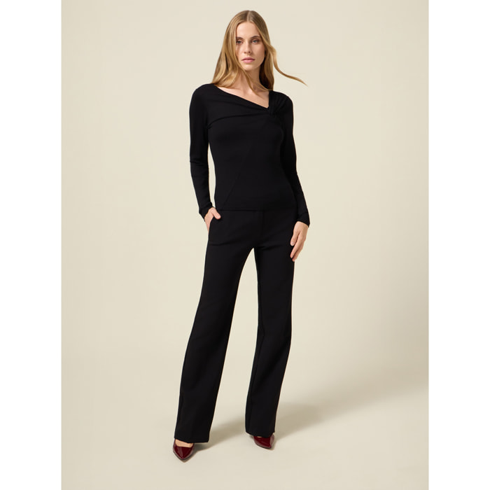 Oltre - T-shirt slim con scollo asimmetrico - Nero