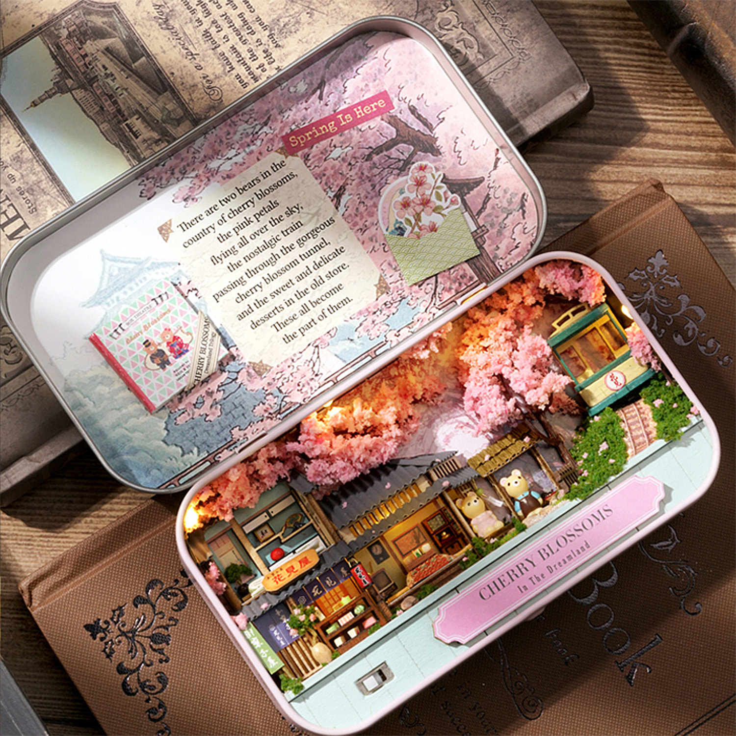 Tierra de cerezos en flor. Maqueta 3D plegable, realista con gran detalle y luces led.