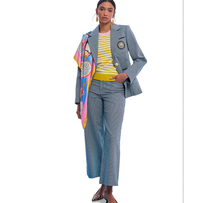 Blazer aderente a righe con stemma sulla tasca