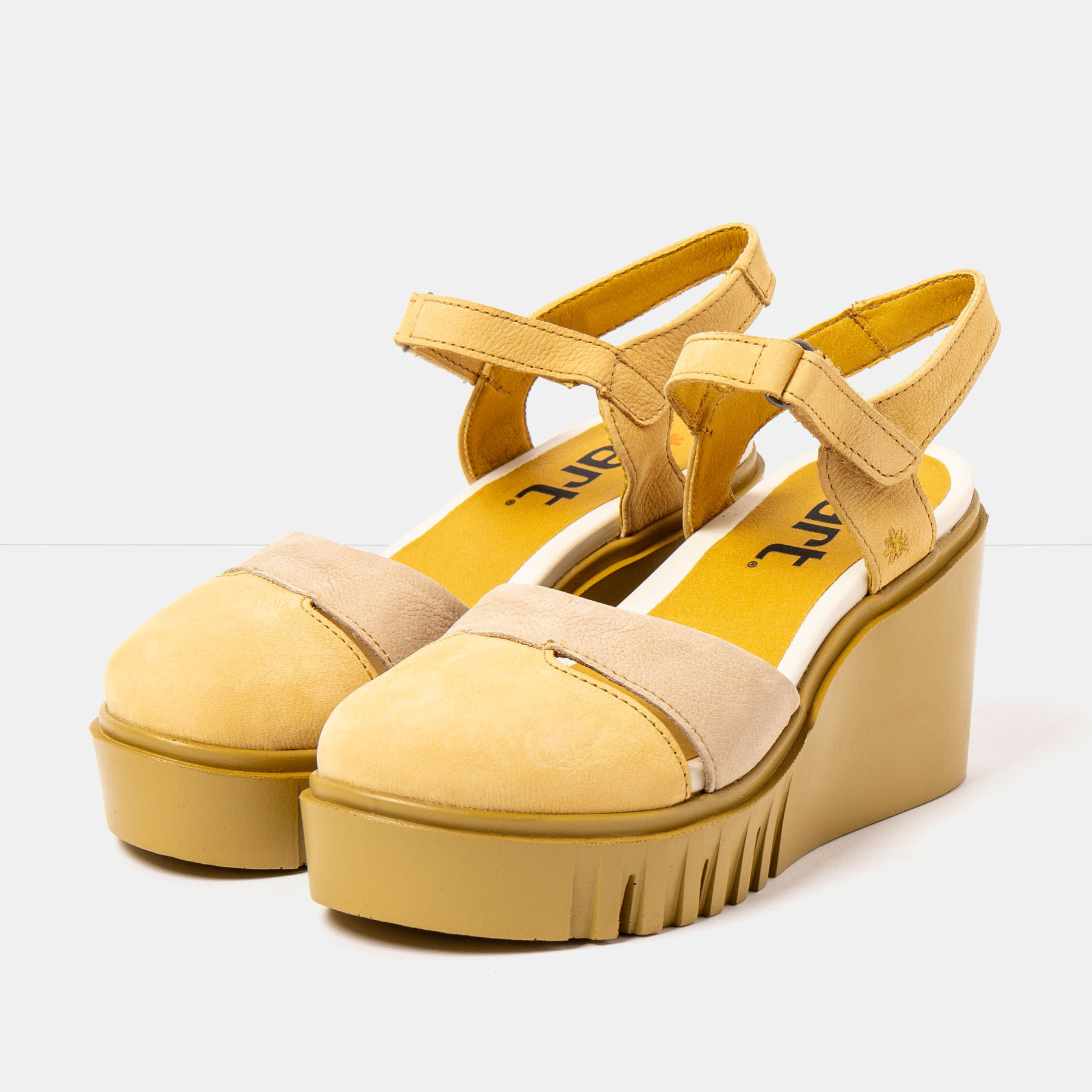 Sandalia de cuña 2083 NOBUCK HONEY-CREAM/ CATANIA color Honey-cream